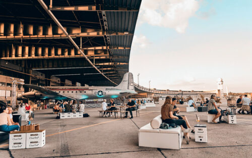 Preview image of “RosinenBAR THF”: Temporary Opening Concept for the Tempelhof Airport